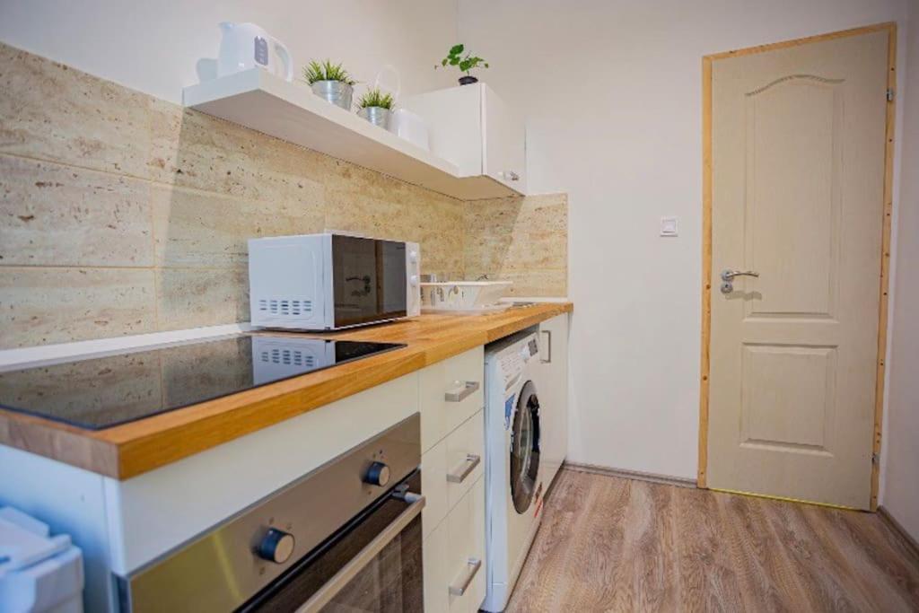 דירות בודפשט Cosy Flat In Akacfa Str., Aya מראה חיצוני תמונה