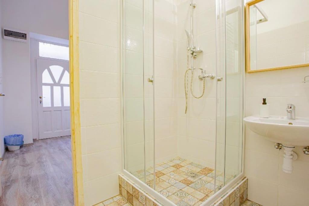 דירות בודפשט Cosy Flat In Akacfa Str., Aya מראה חיצוני תמונה