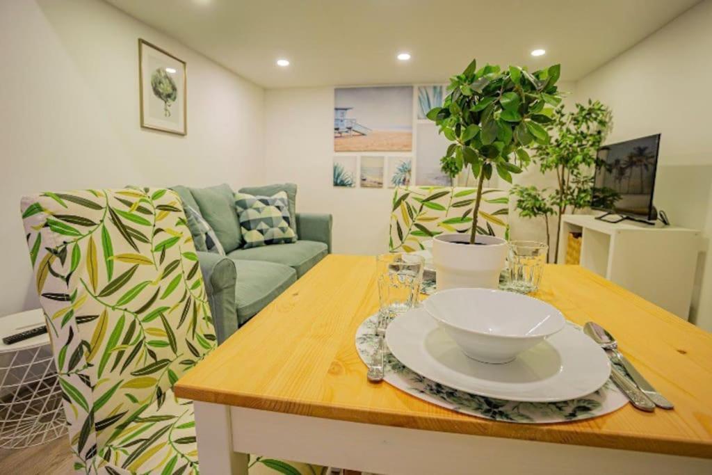דירות בודפשט Cosy Flat In Akacfa Str., Aya מראה חיצוני תמונה